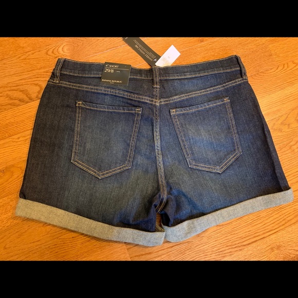 NWT Banana Republic Jean Shorts - Size 8 - Picture 2 of 3